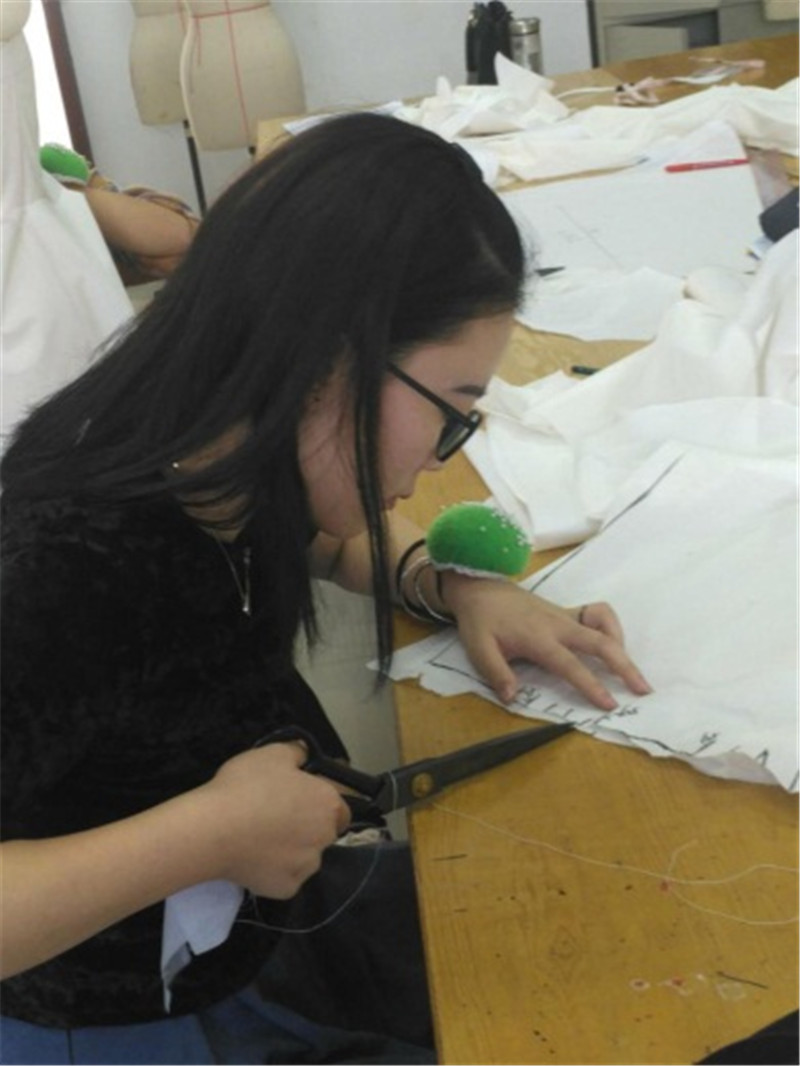 a04.jpg a04.jpg