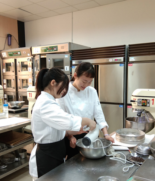 1555551125156860.jpg image003.jpg