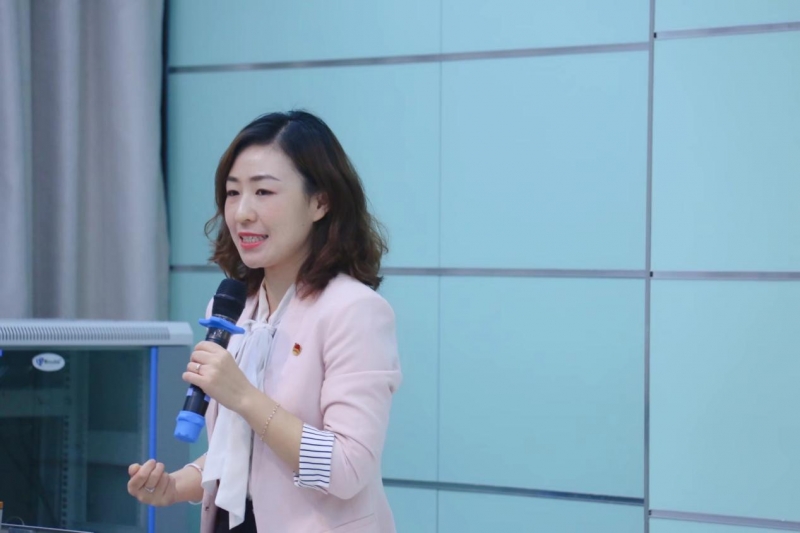 李盈 李盈