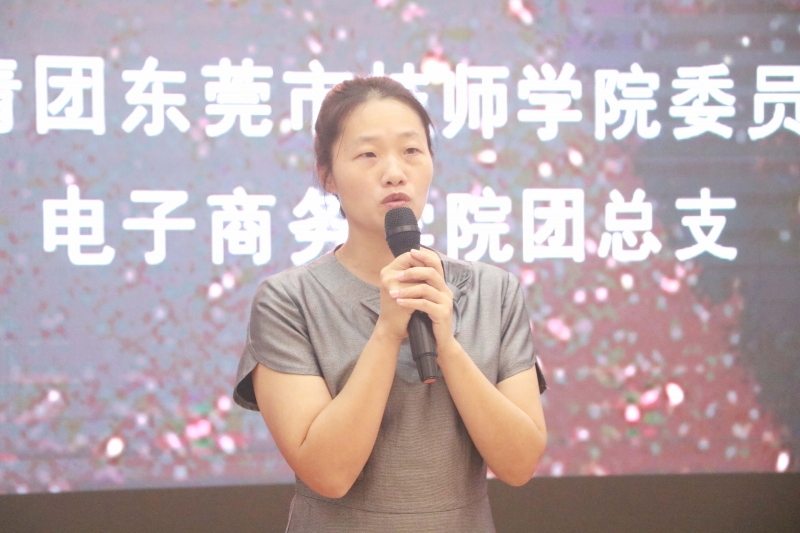 评委老师 评委老师